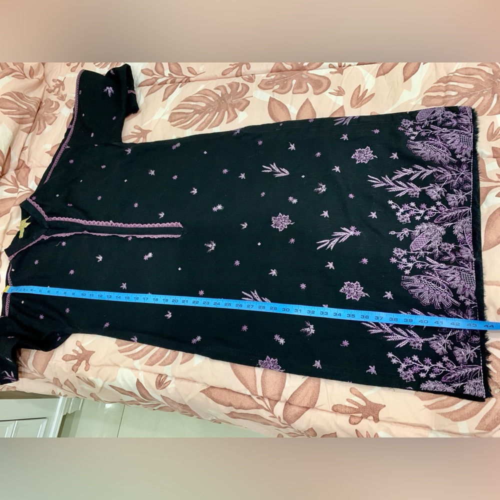 Designer Sobia Nazir Elegant Black Embroidered Women's Winter Dress - Picture 11 of 11